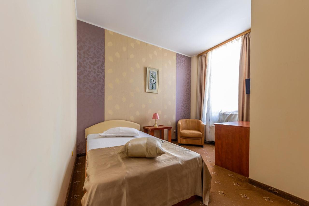 Hotel Amphitryon Bucarest Esterno foto