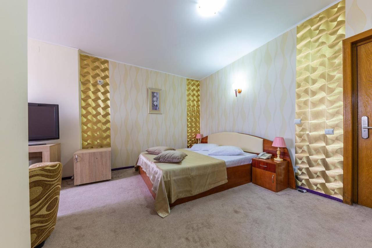 Hotel Amphitryon Bucarest Esterno foto